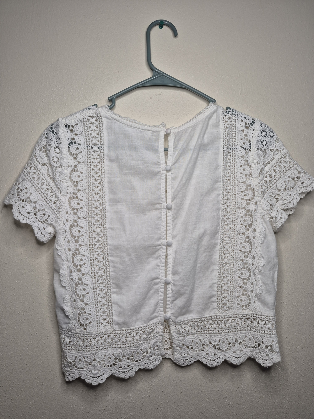 Abercrombie & Fitch White Lace-Trim Button-Back Blouse